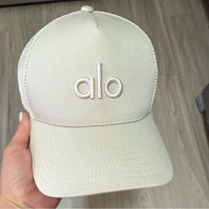 ALO Yoga Kids Cream Cap